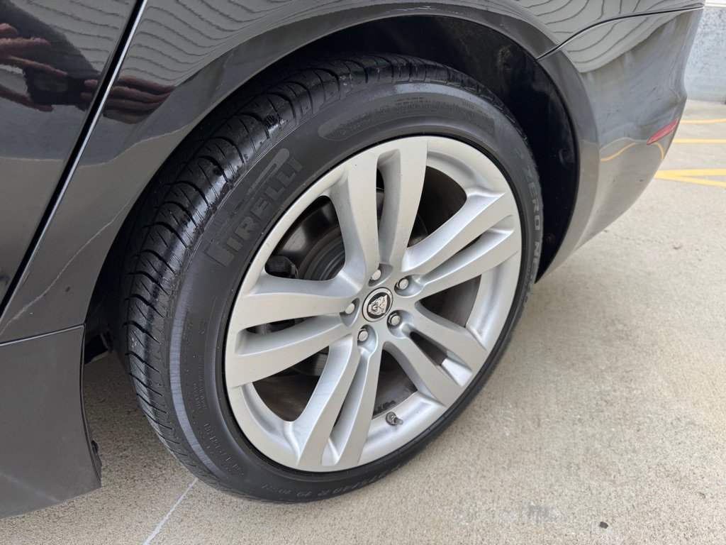 Used 2013 Jaguar XJ L Portfolio image 9