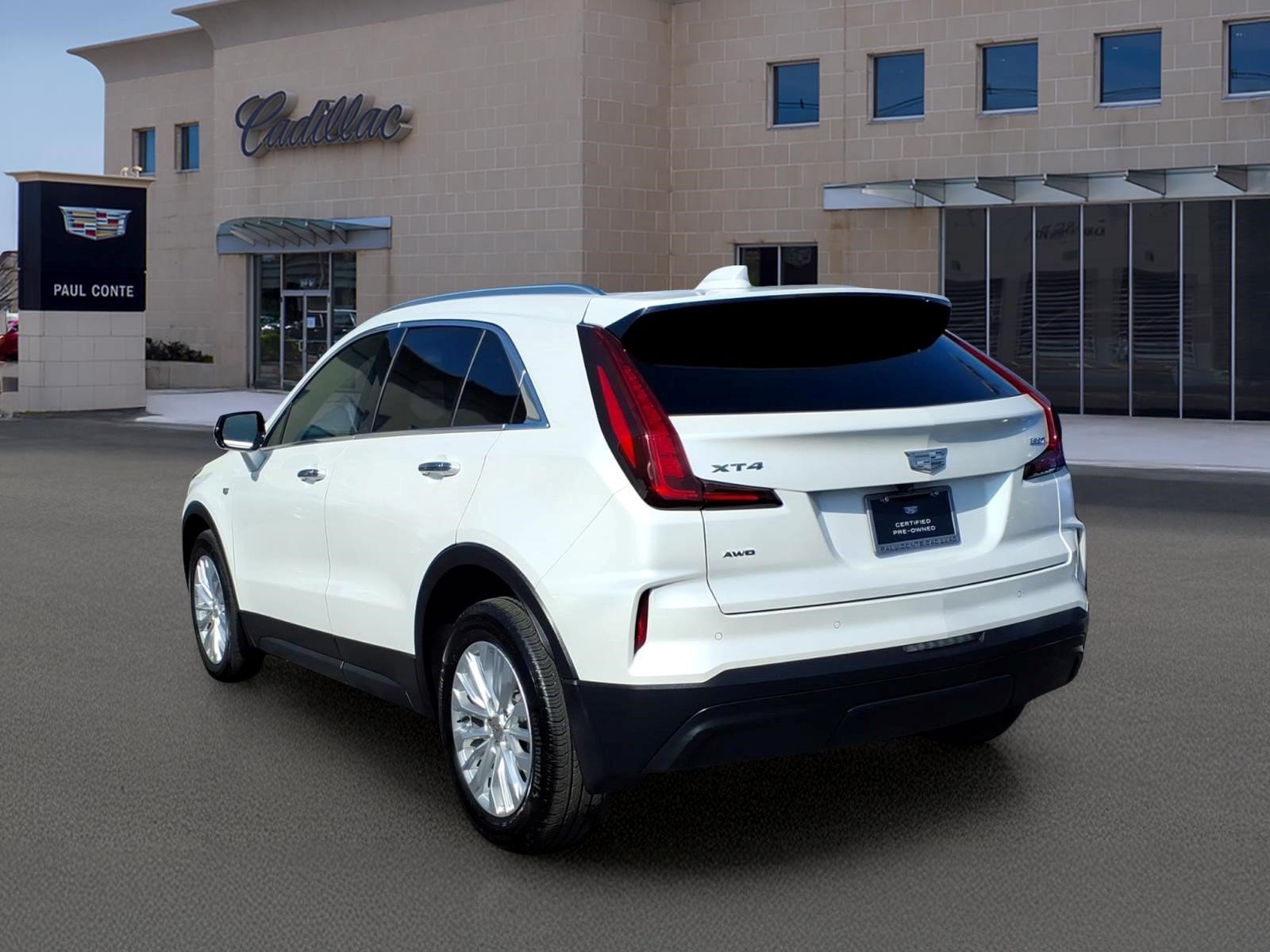 Certified 2024 Cadillac XT4 Luxury w/ Cold Weather Package AWD/4WD image 6