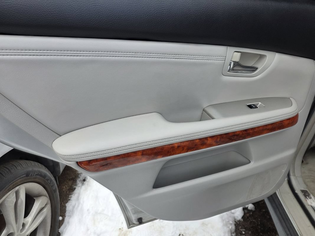 Used 2005 Lexus RX 330 AWD image 21