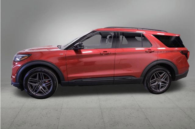 Used 2025 Ford Explorer ST-Line w/ ST-Line Street Pack AWD/4WD image 2