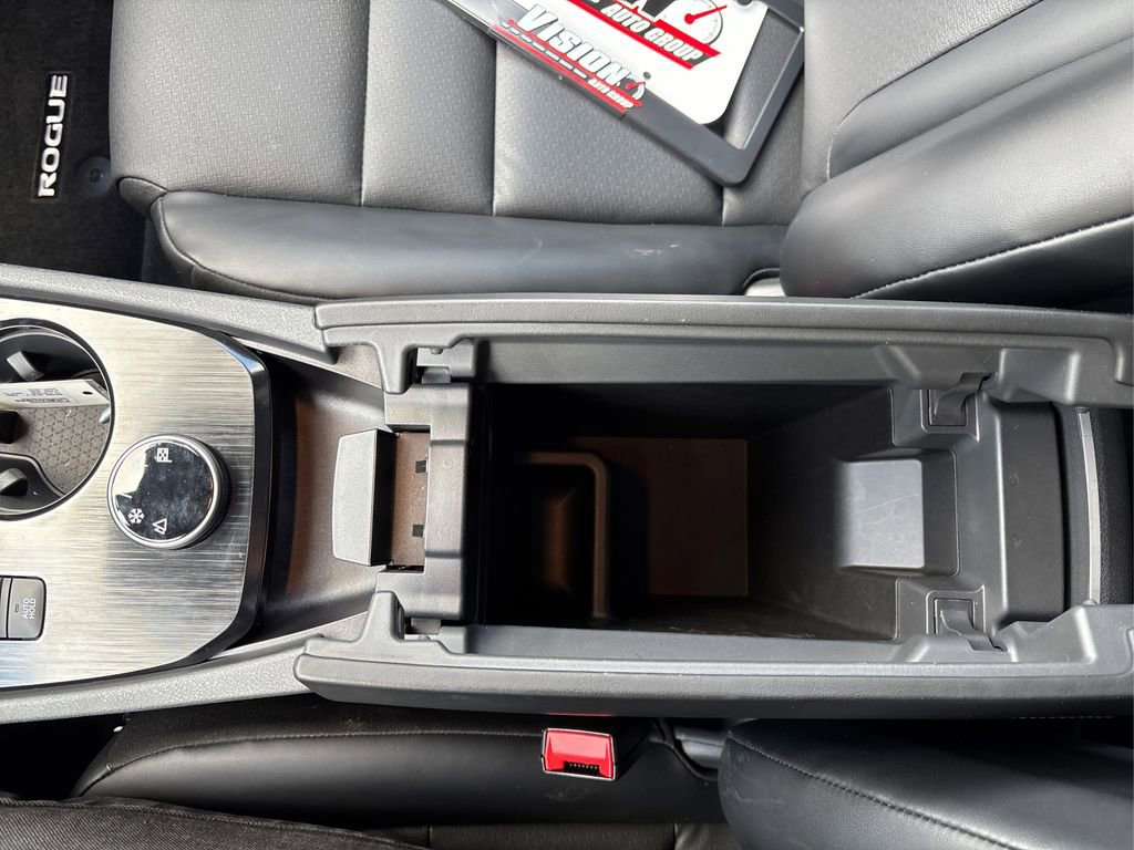 Used 2023 Nissan Rogue SV w/ SV Premium Package image 22
