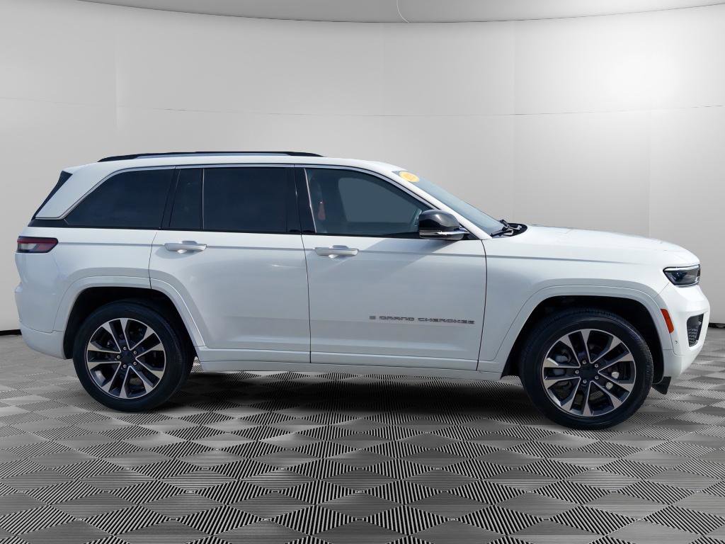 Used 2023 Jeep Grand Cherokee Overland w/ Luxury Tech Group IV image 8