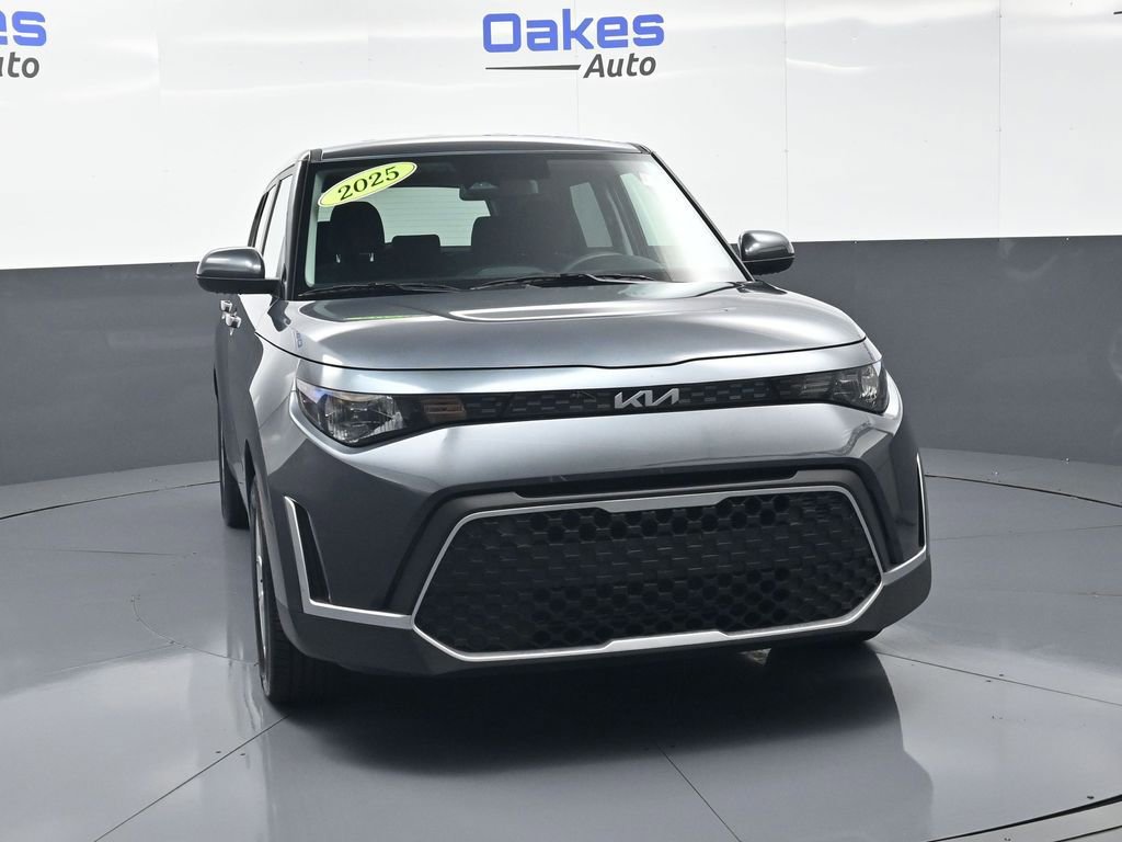 Certified 2025 Kia Soul LX w/ LX Technology Package image 3