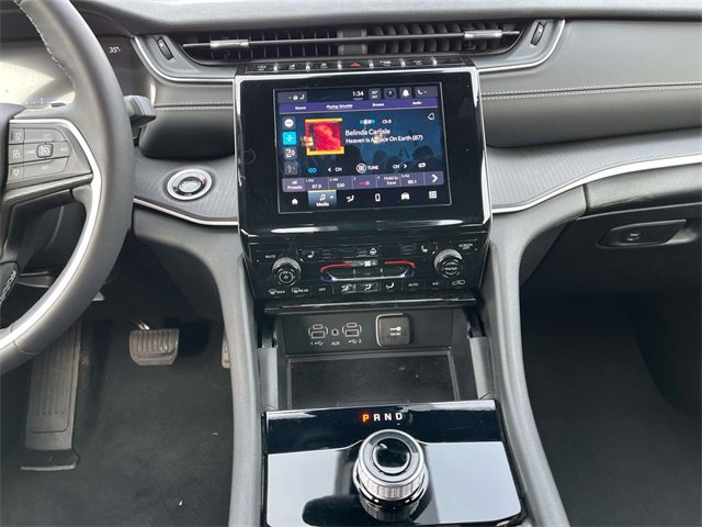 Used 2024 Jeep Grand Cherokee Altitude image 13