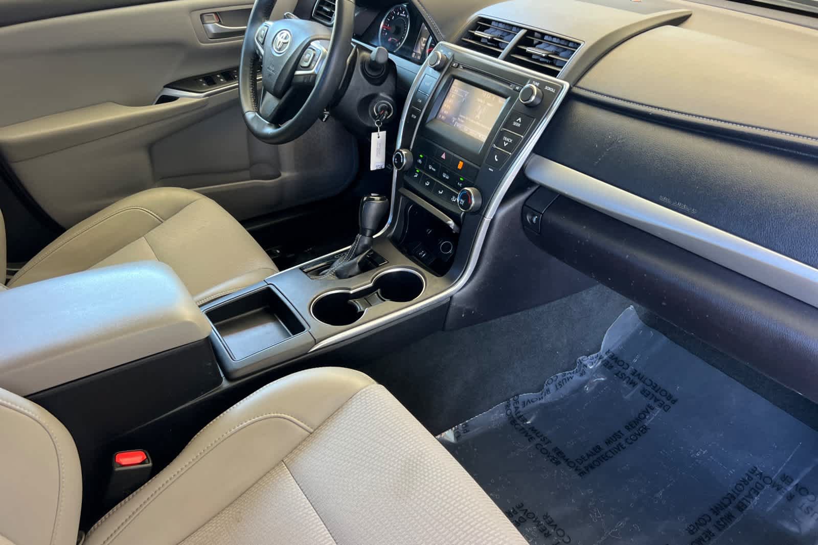 Used 2017 Toyota Camry SE FWD image 15