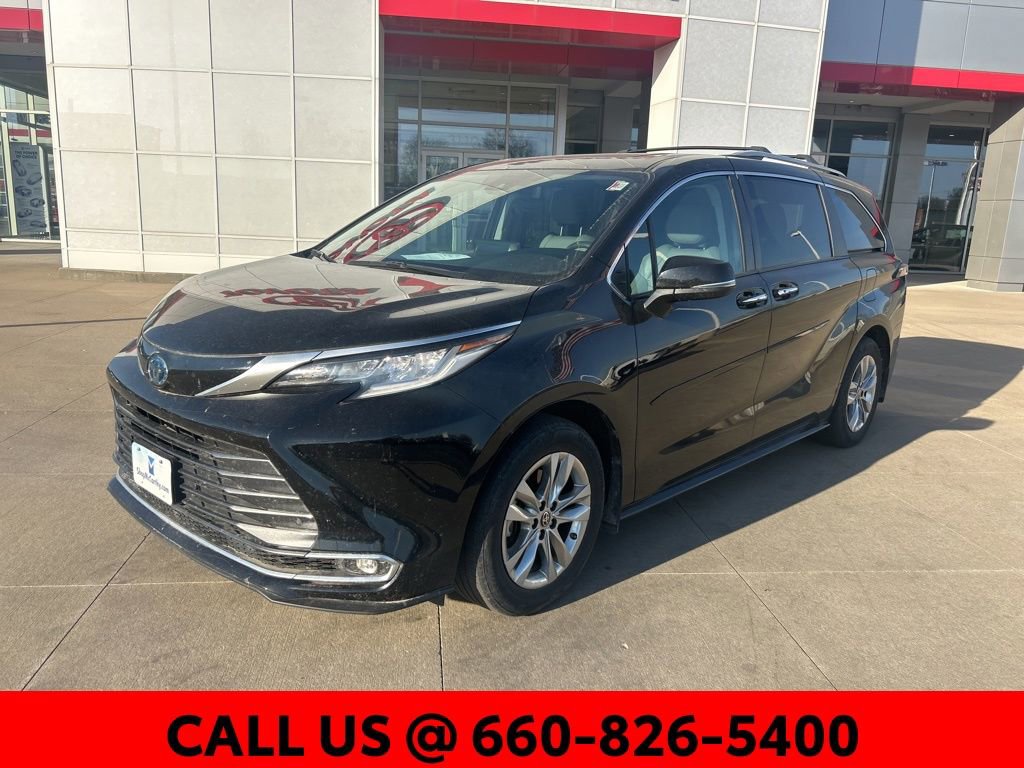 Used 2022 Toyota Sienna Limited video 2