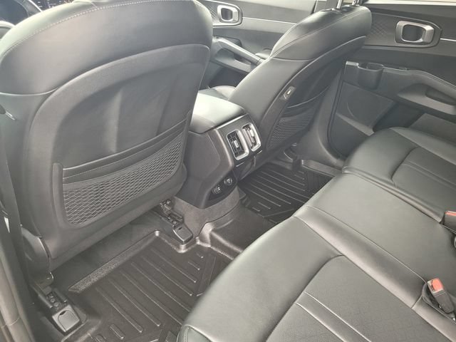 Used 2022 Kia Sorento S FWD image 12