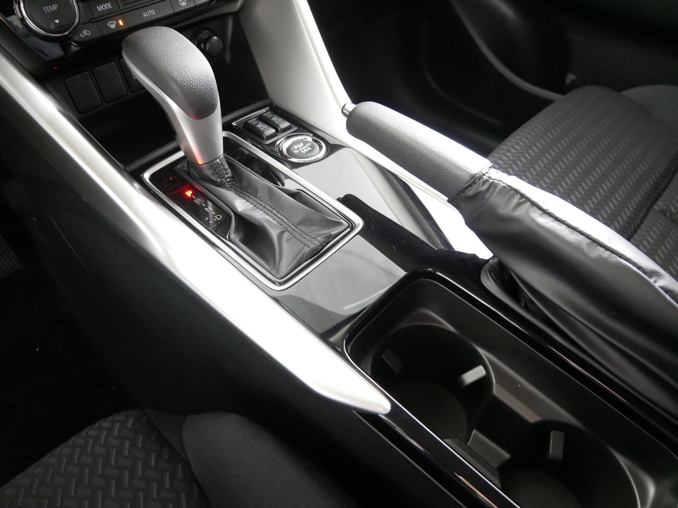 New 2026 Mitsubishi Eclipse Cross LE image 6