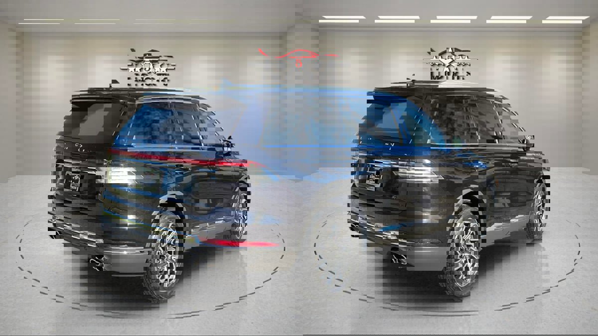 Used 2022 Lincoln Aviator AWD image 6