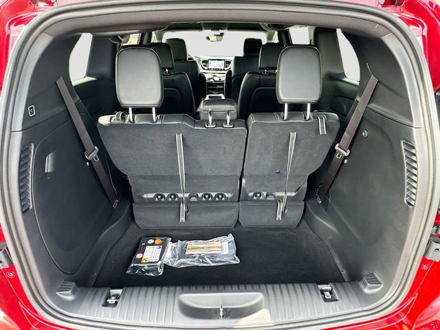 New 2025 Chrysler Voyager LX image 5