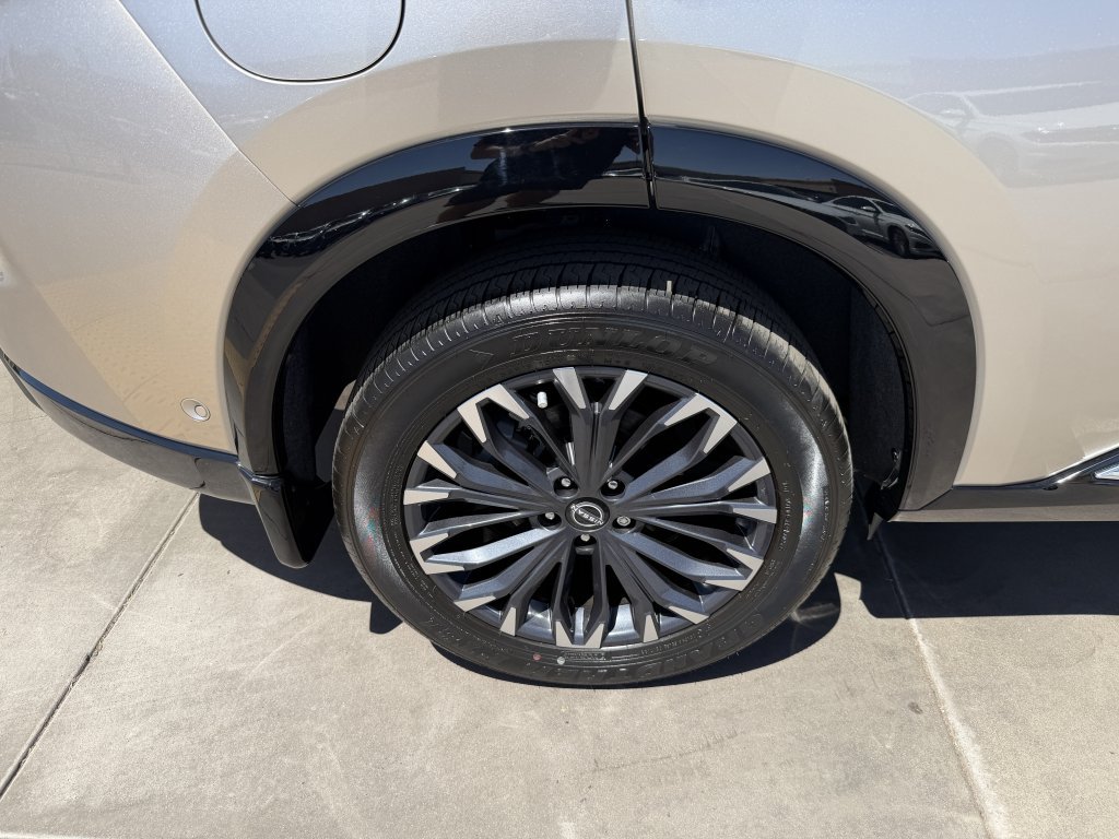 Used 2025 Nissan Rogue Platinum FWD image 15
