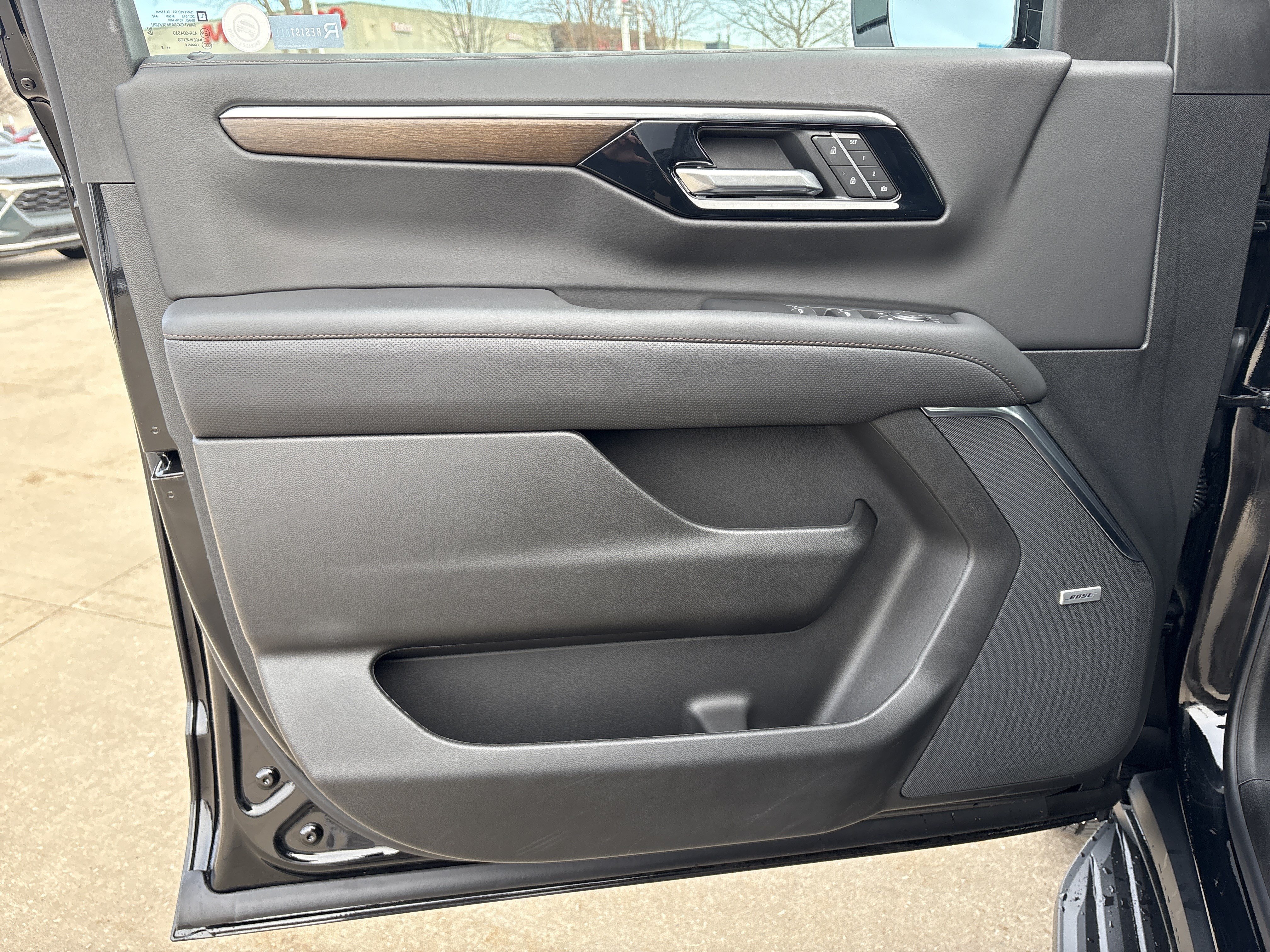 New 2025 Chevrolet Suburban High Country w/ LPO, Illumination Package AWD/4WD image 11