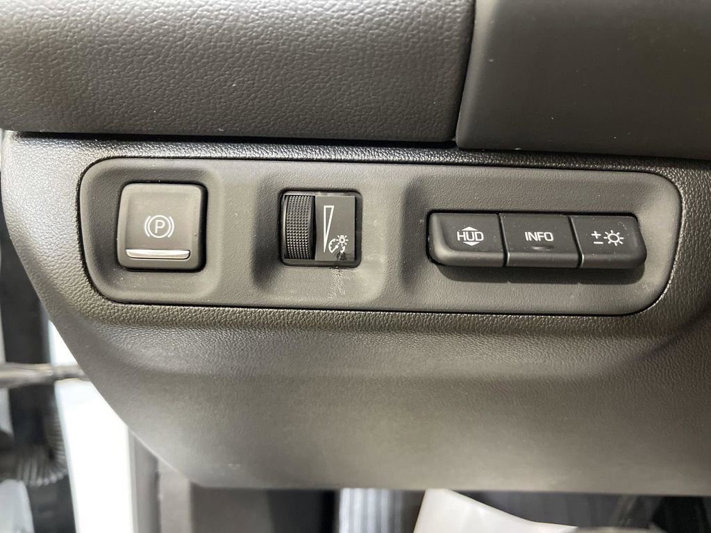 Used 2023 GMC Acadia Denali w/ Denali Technology Package image 6