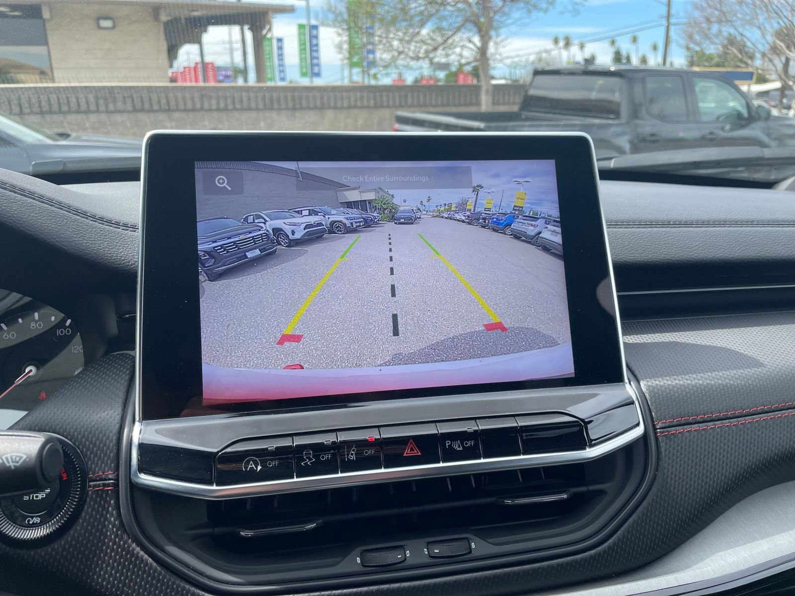 Used 2025 Jeep Compass Trailhawk AWD/4WD image 23