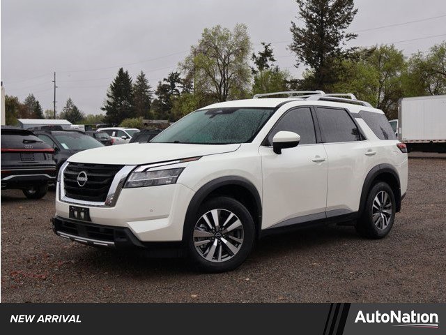 Used 2024 Nissan Pathfinder SL image 1