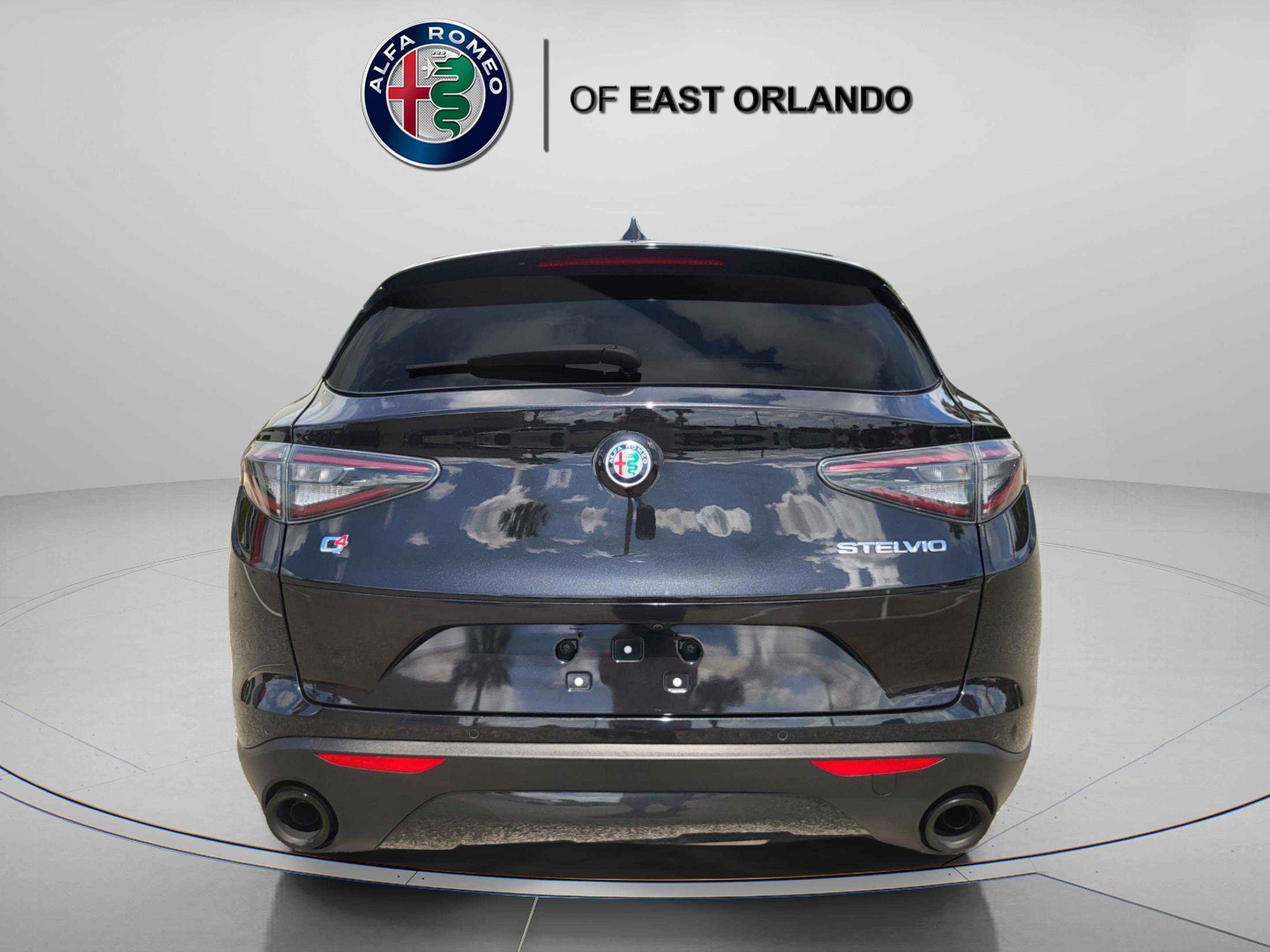 Used 2024 Alfa Romeo Stelvio Sprint image 6