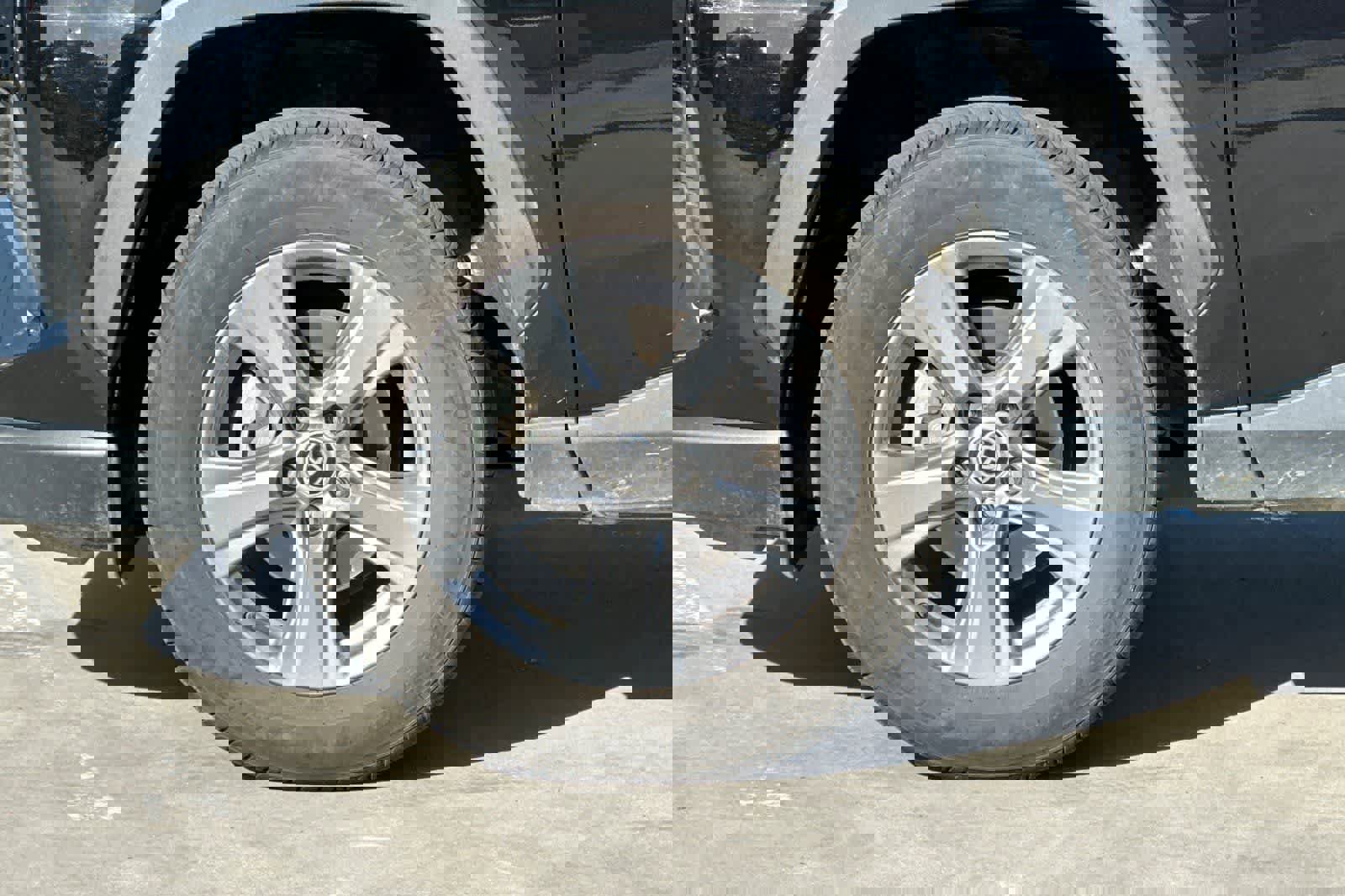 Used 2024 Toyota RAV4 XLE image 28