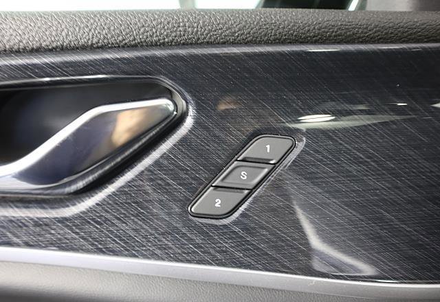 Used 2024 Jeep Grand Cherokee Trailhawk w/ Luxury Tech Group III image 29