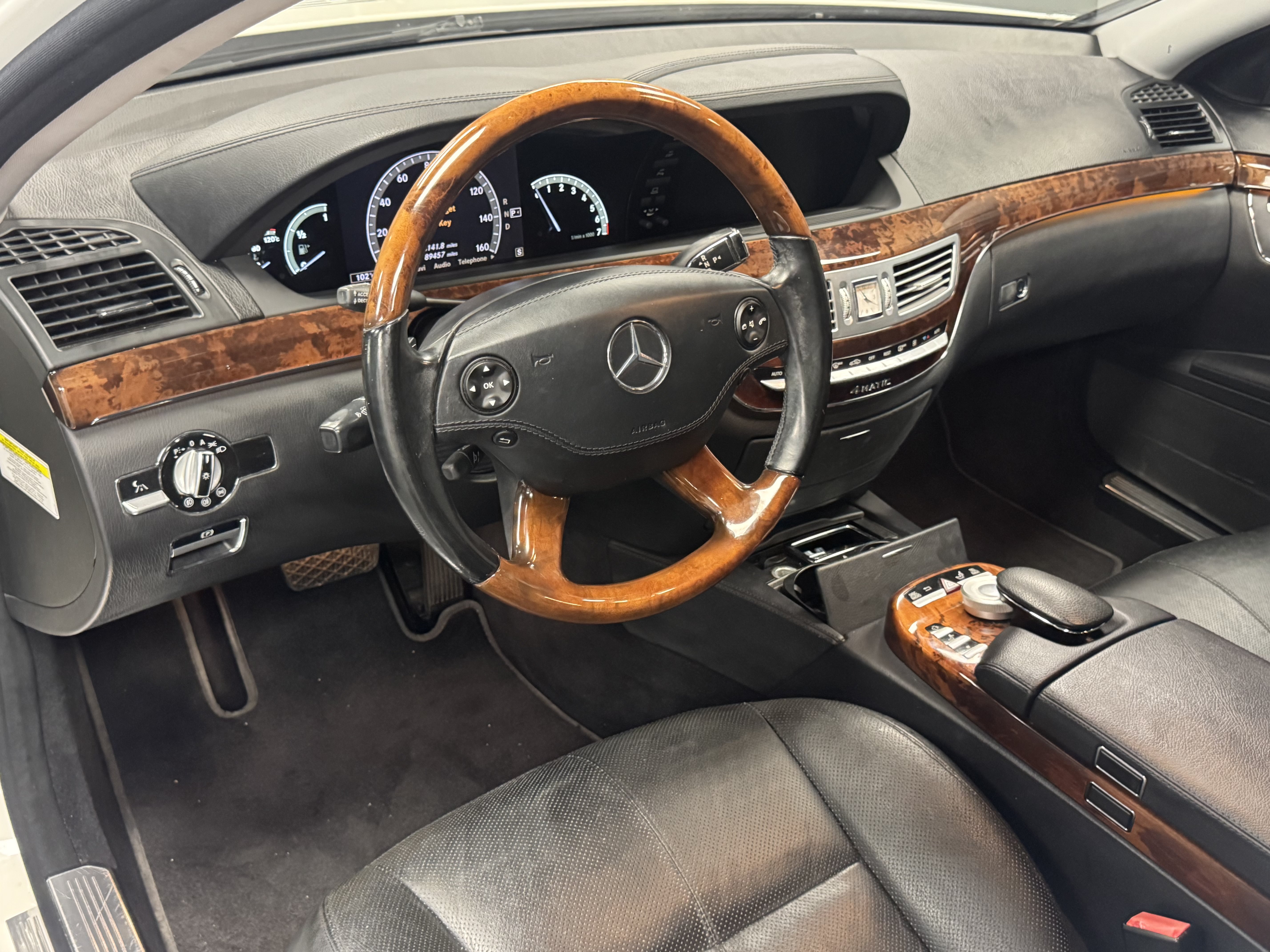 Used 2009 Mercedes-Benz S 550 4MATIC image 9
