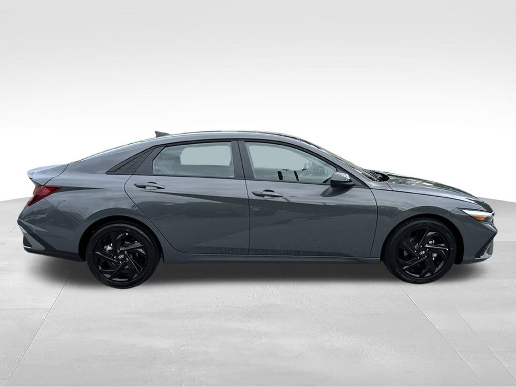 New 2026 Hyundai Elantra SEL Sport FWD image 8