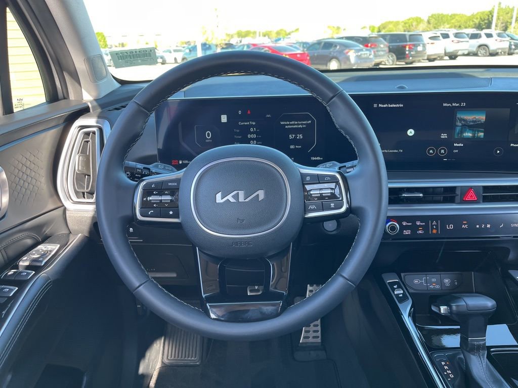 Used 2025 Kia Sorento SX image 16