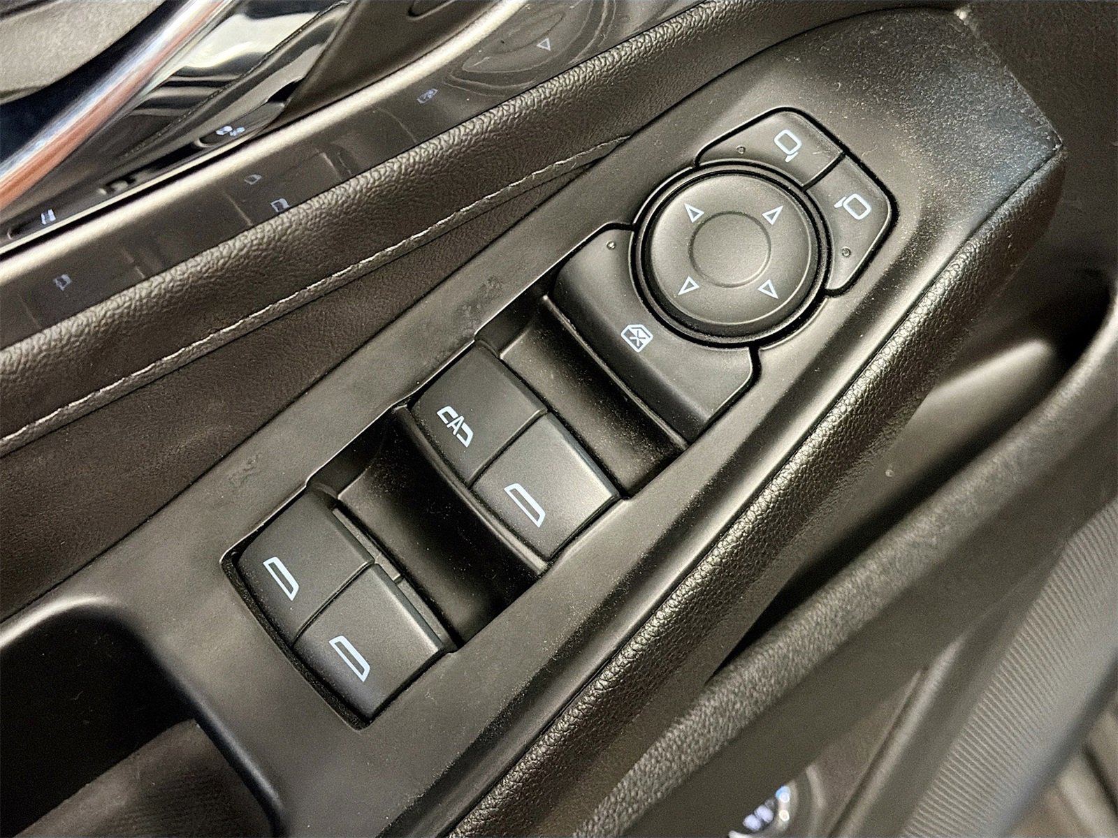 Used 2023 Chevrolet Traverse LT image 18