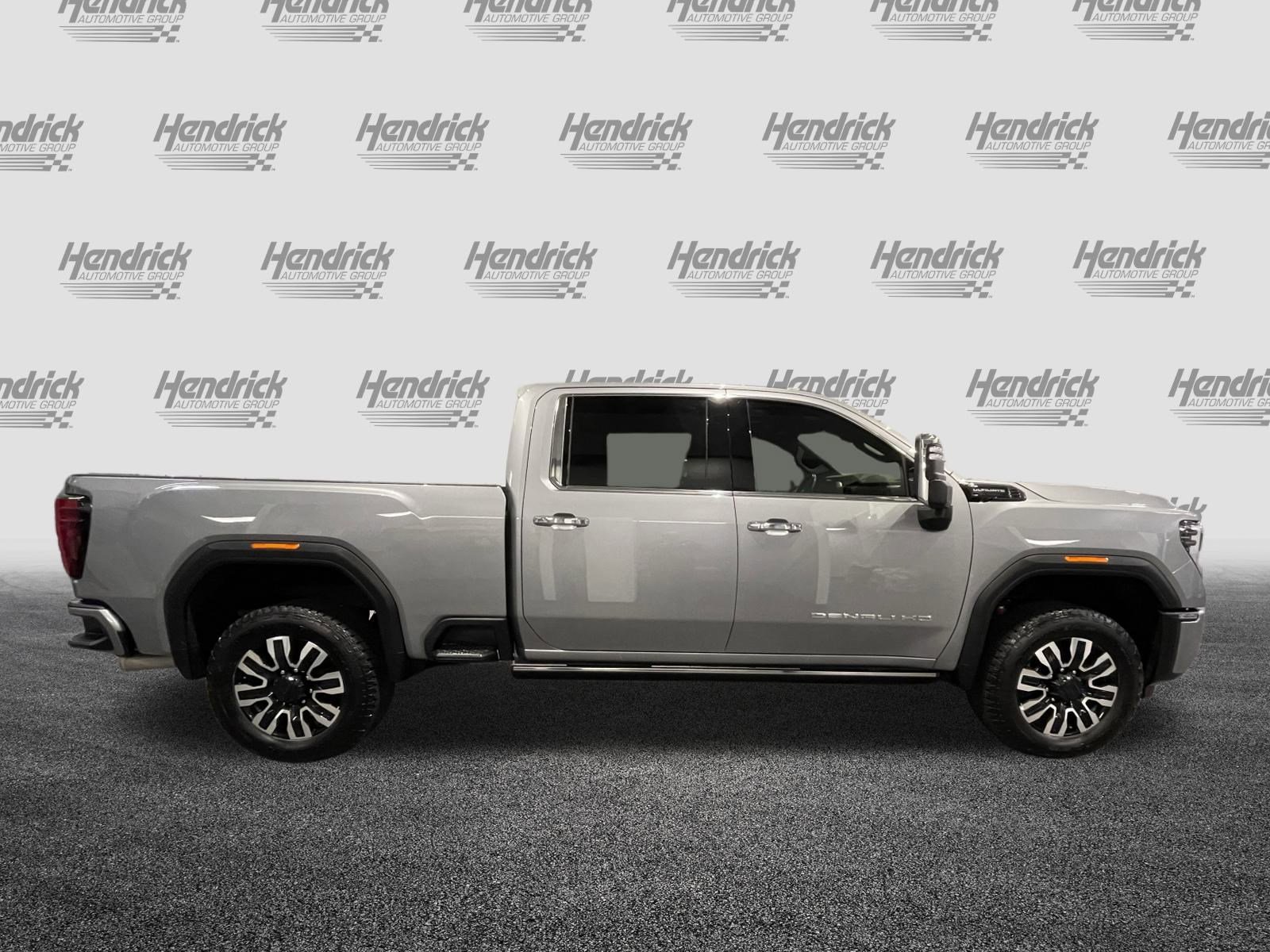 Used 2025 GMC Sierra 2500 Denali Ultimate image 11