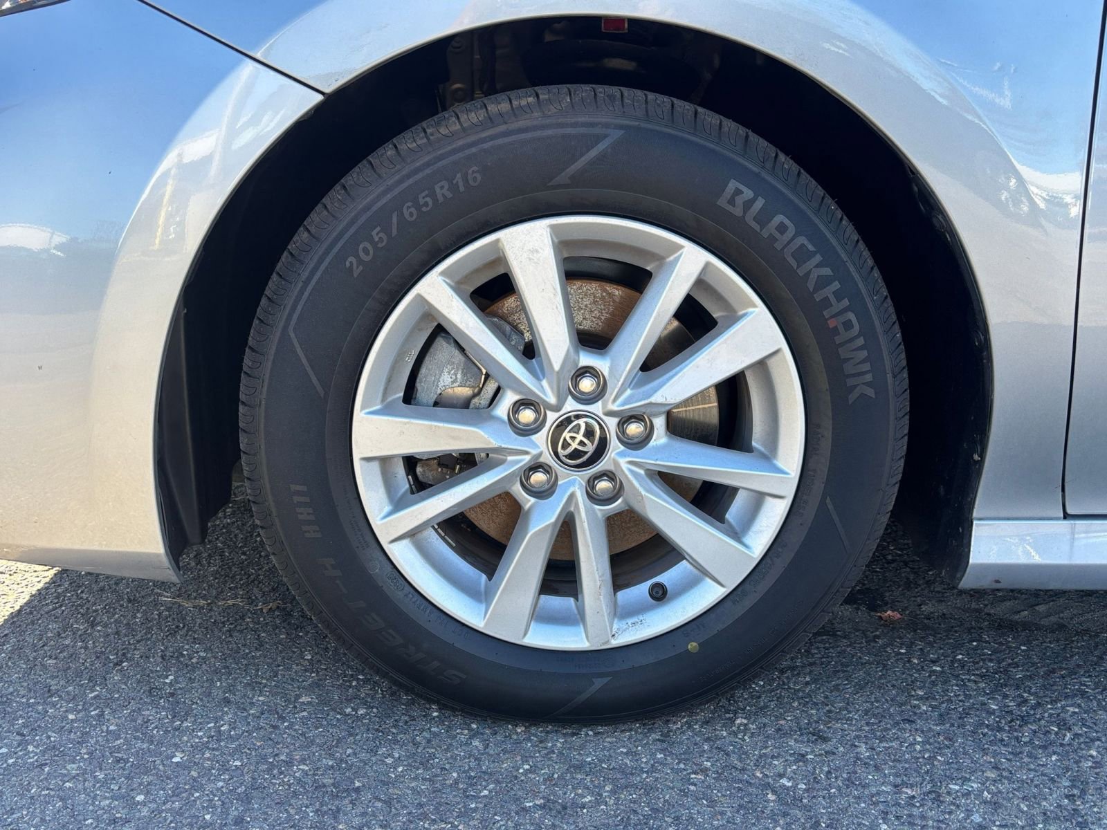 Used 2025 Toyota Camry LE image 25