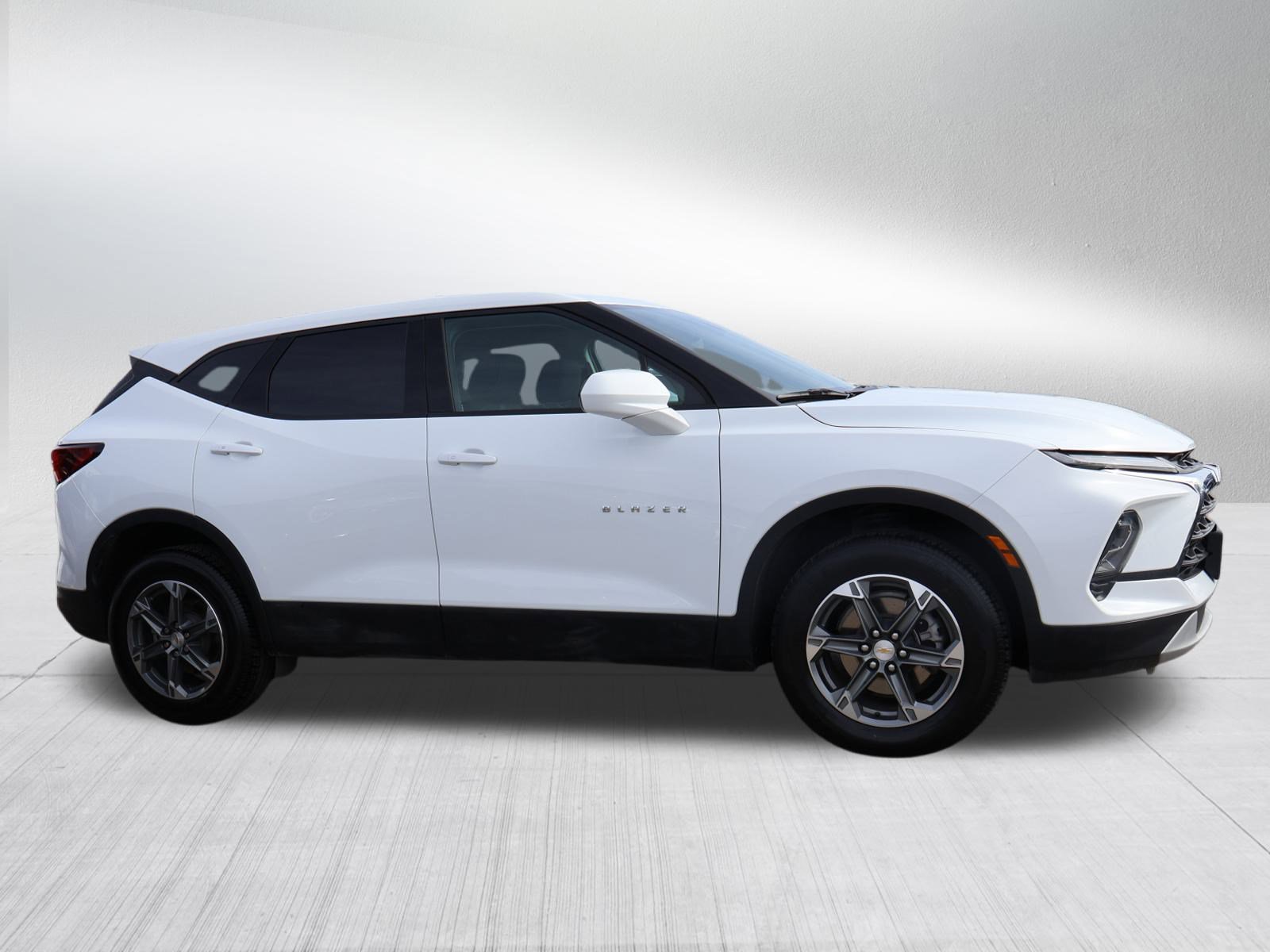 Used 2025 Chevrolet Blazer LT image 8