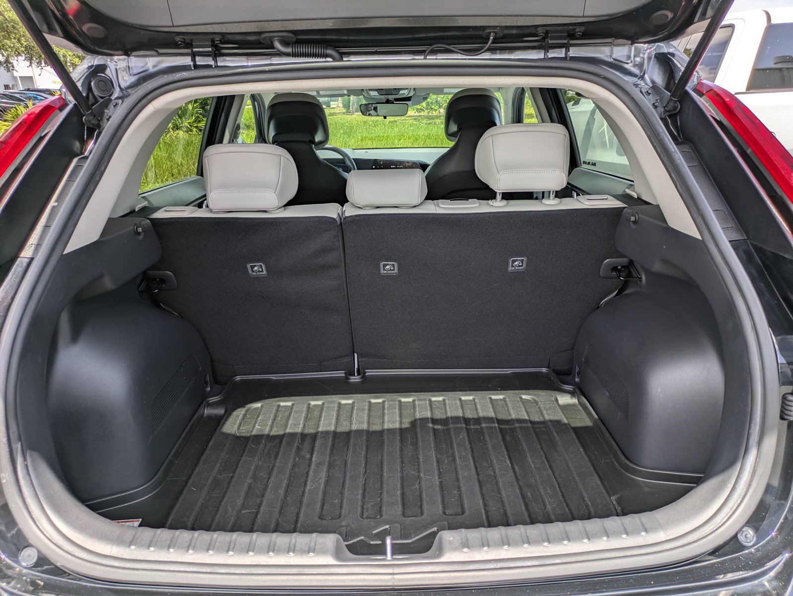 Certified 2023 Kia Niro EX FWD image 10
