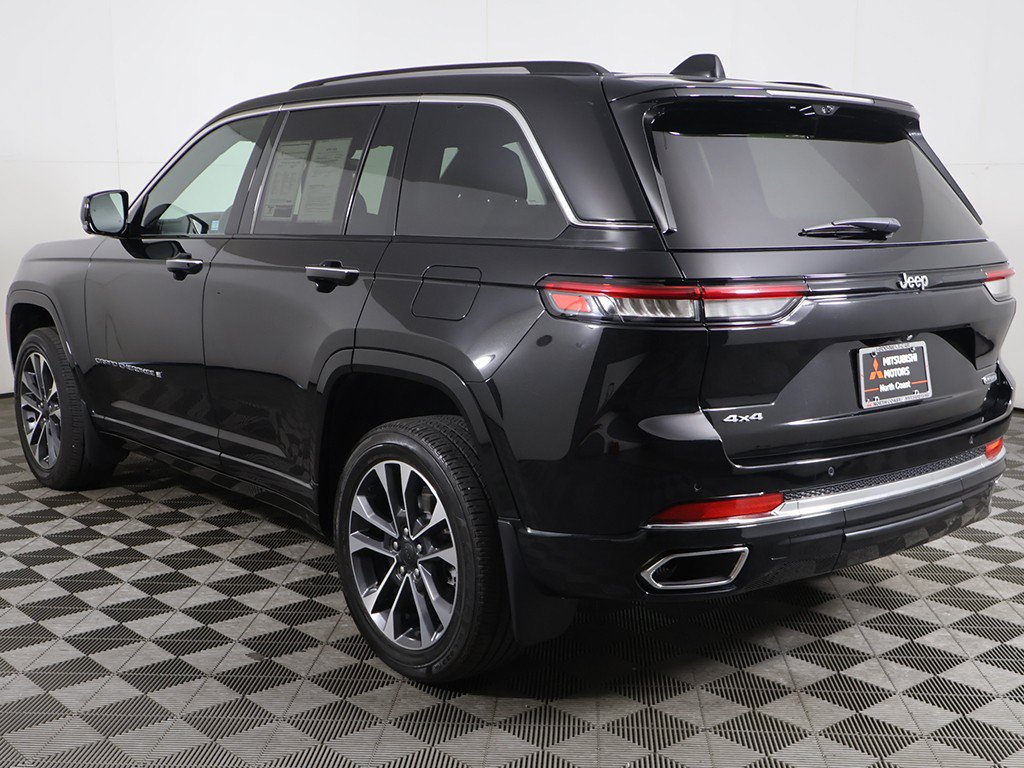 Used 2023 Jeep Grand Cherokee Overland w/ Adv Protech Group III AWD/4WD image 14
