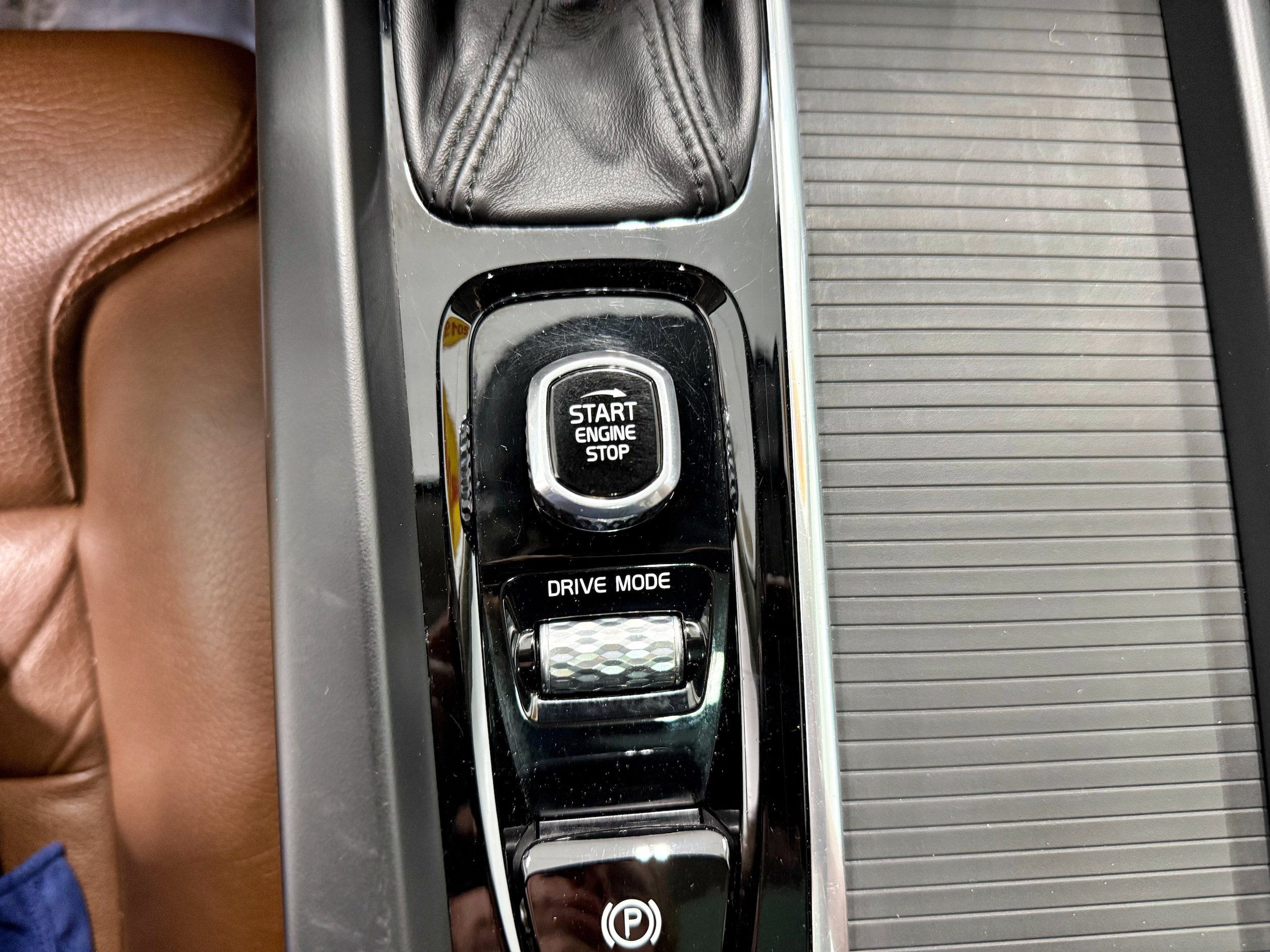 Used 2019 Volvo XC60 T6 Momentum w/ Premium Package AWD/4WD image 20