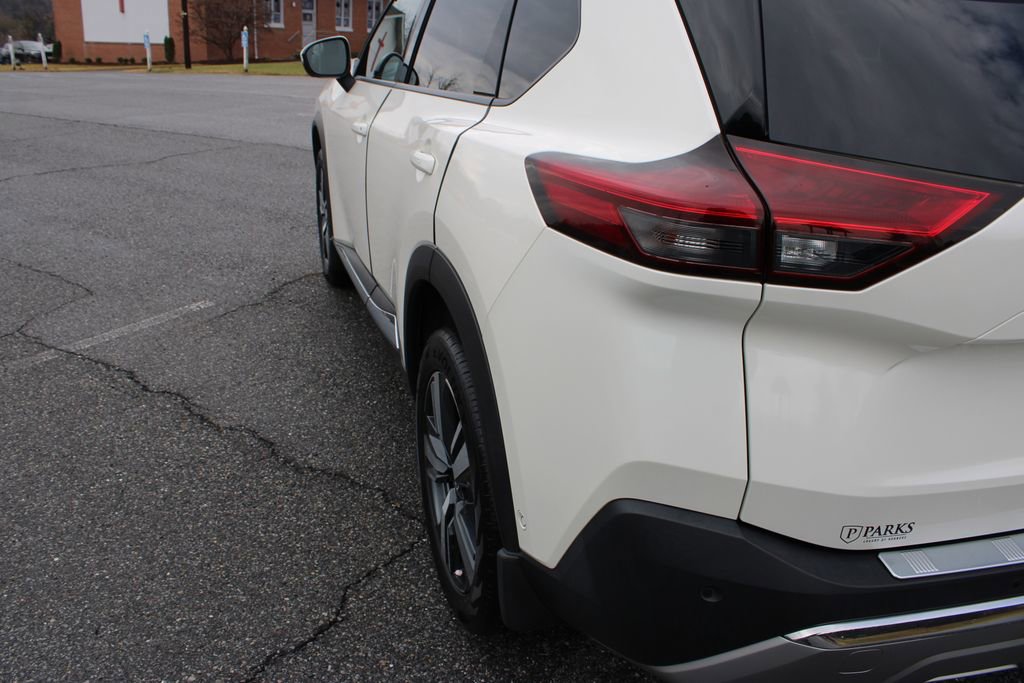 Used 2022 Nissan Rogue Platinum w/ Head-Up Display Package image 43