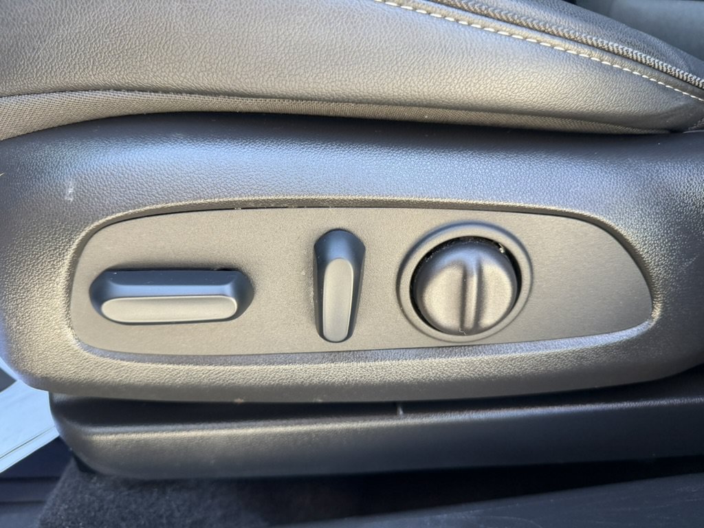 Certified 2023 Buick Encore GX Preferred w/ Cold Weather Comfort Package AWD/4WD image 30