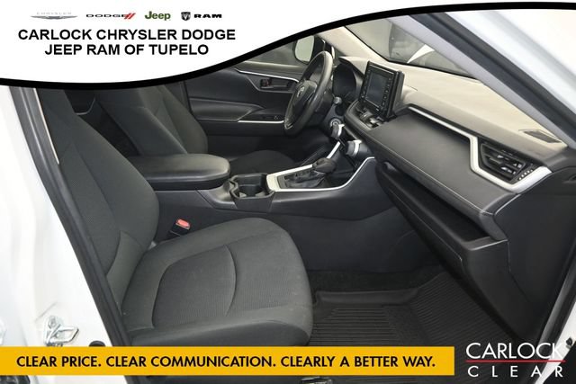 Used 2021 Toyota RAV4 LE AWD/4WD image 33