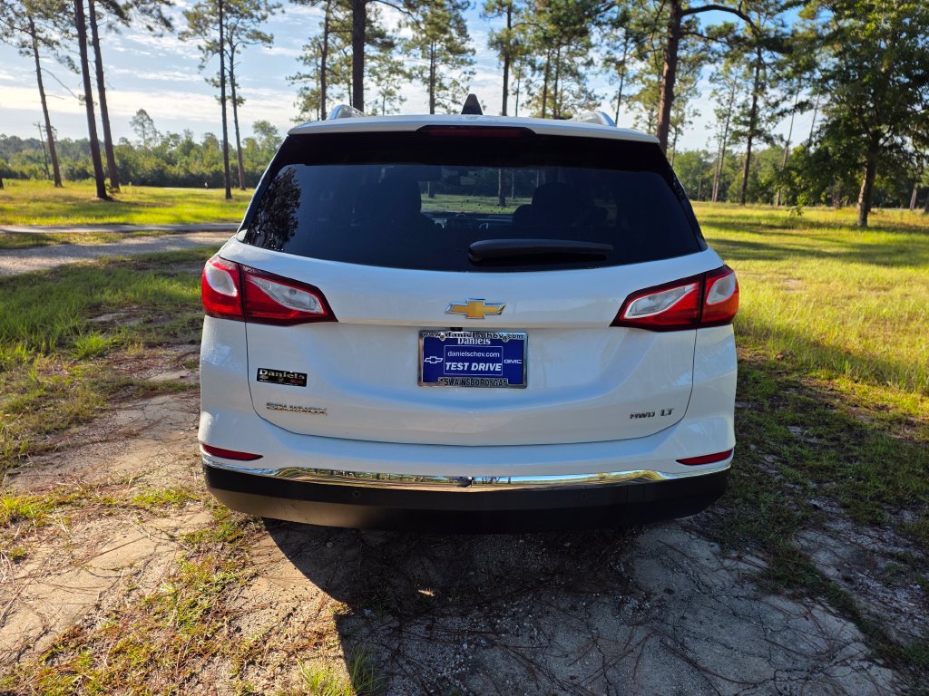 Used 2018 Chevrolet Equinox LT w/ Sun & Infotainment Package AWD/4WD image 4