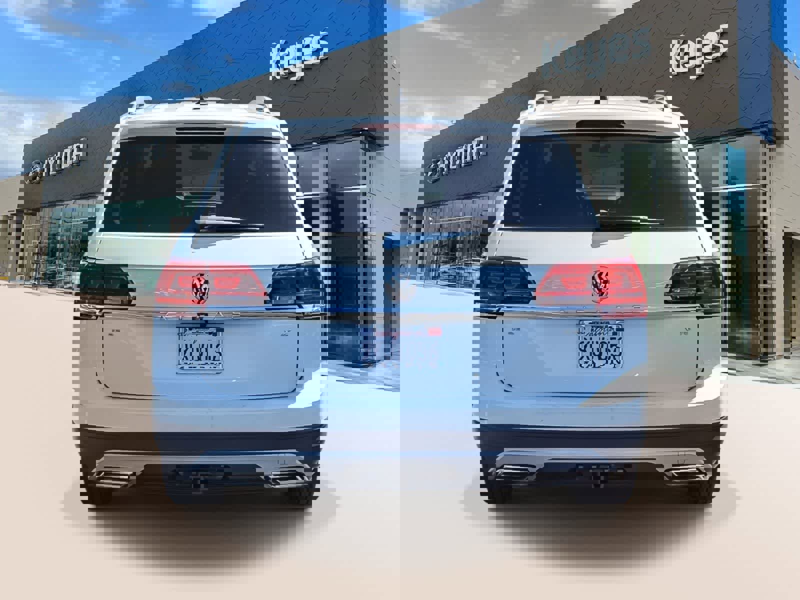 Used 2019 Volkswagen Atlas SE w/ Towing Package image 6