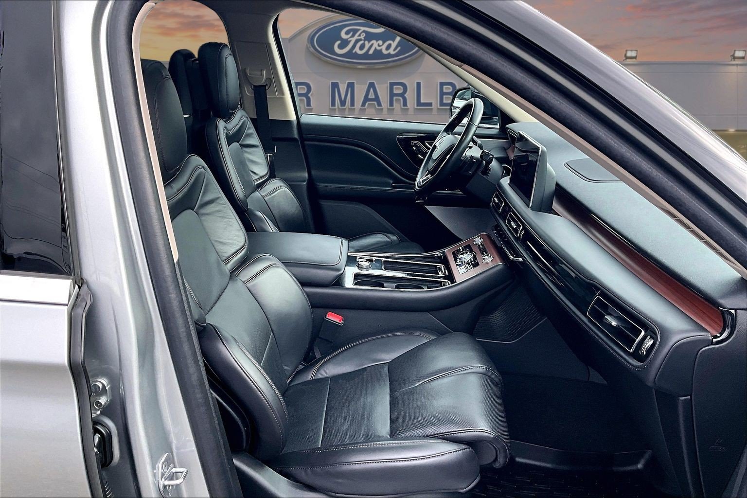 Used 2023 Lincoln Aviator Grand Touring w/ Equipment Group 301A AWD/4WD image 7
