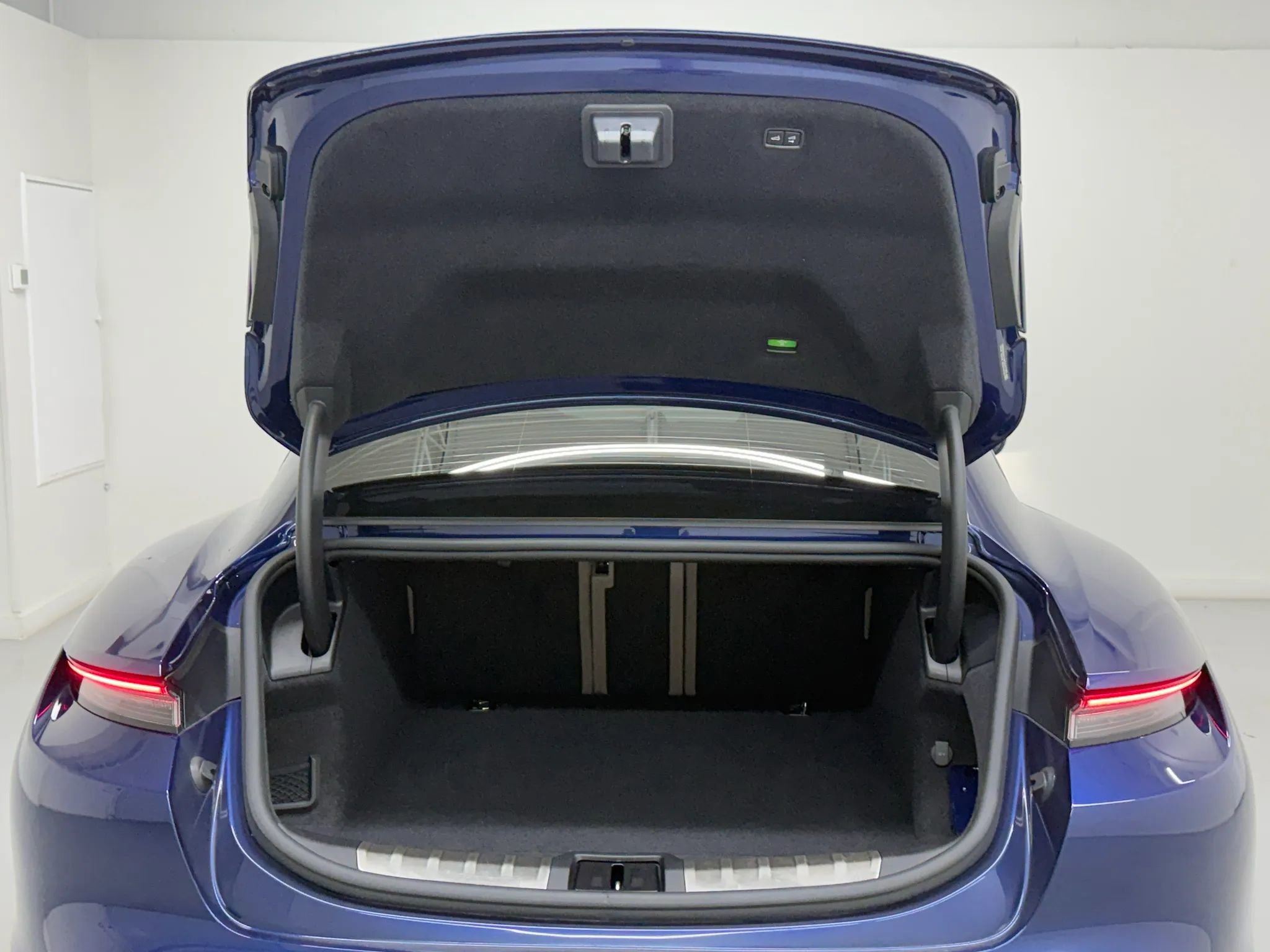 Used 2023 Porsche Taycan GTS AWD/4WD image 40