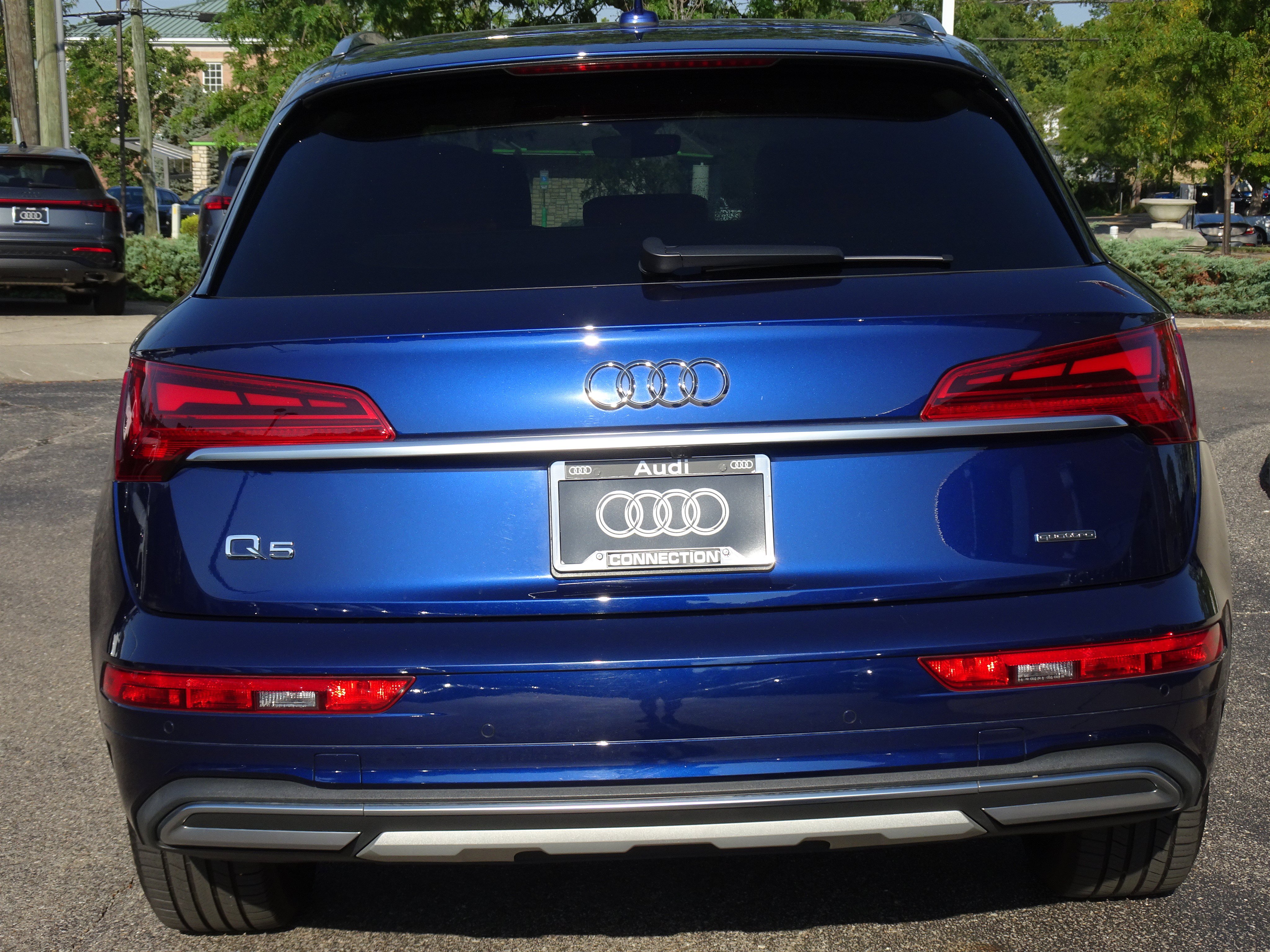 Used 2021 Audi Q5 2.0T Premium Plus w/ Premium Plus Package AWD/4WD image 4