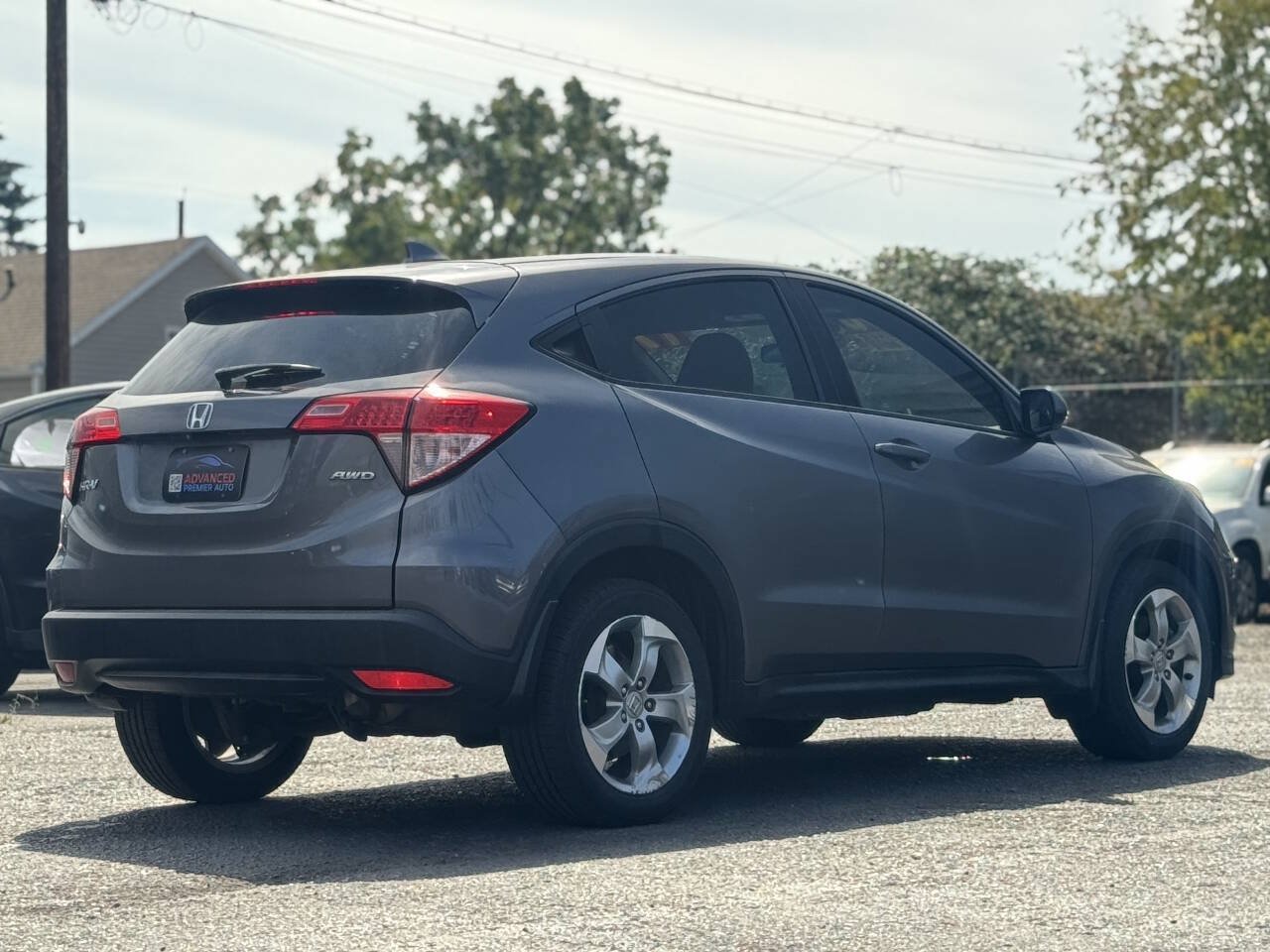 Used 2017 Honda HR-V LX image 9