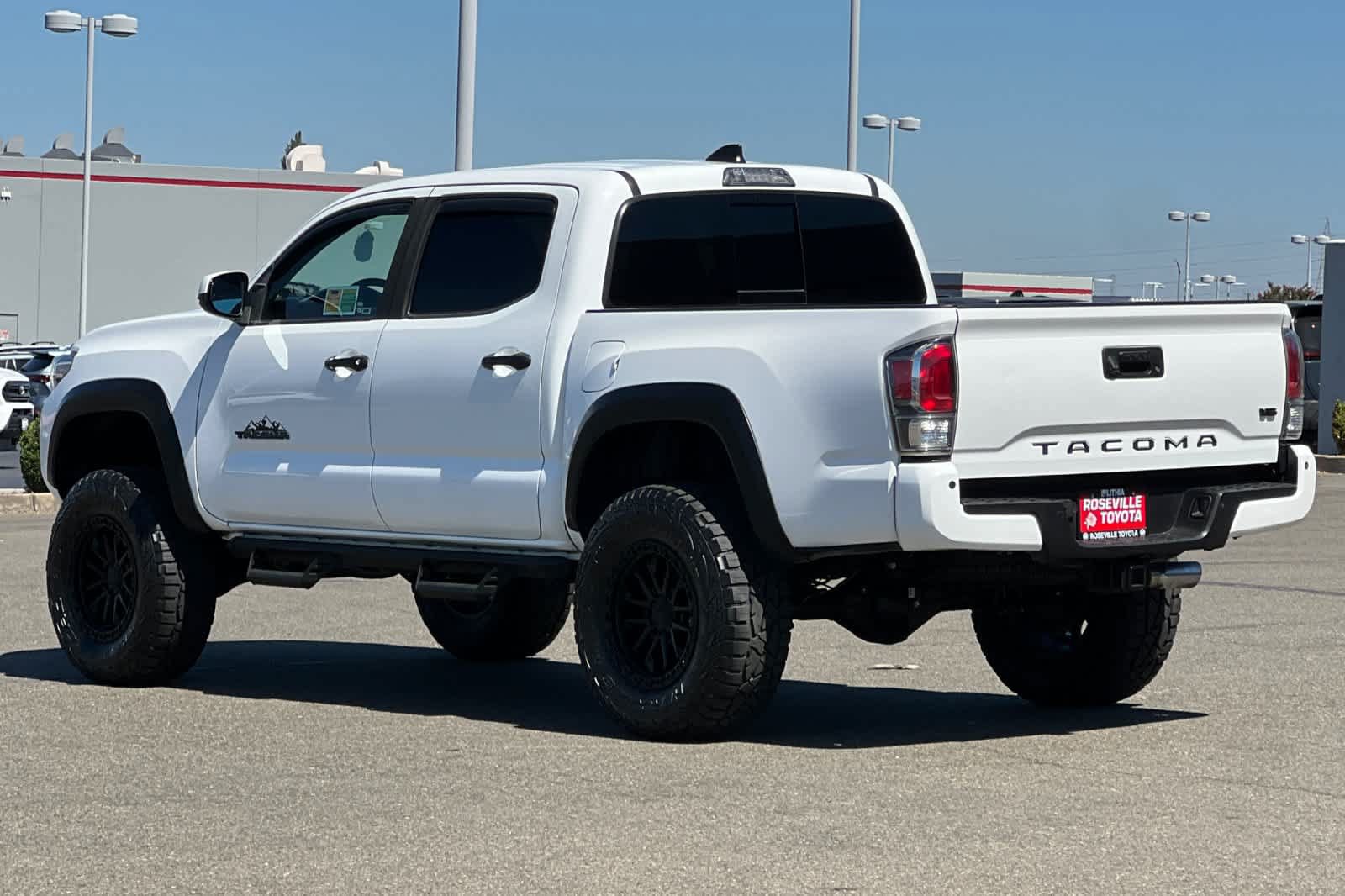 Used 2020 Toyota Tacoma TRD Off-Road w/ Technology Package RWD image 7
