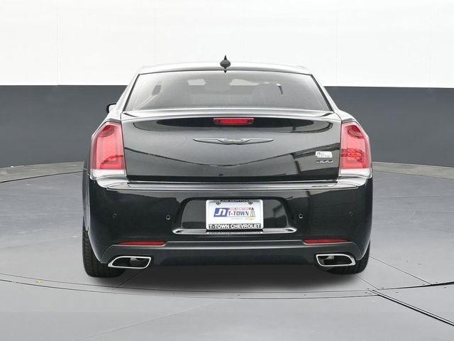 Used 2022 Chrysler 300 Touring L image 11