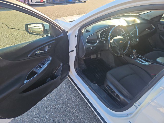 Used 2020 Chevrolet Malibu RS w/ LPO, Convenience Package 2 image 8