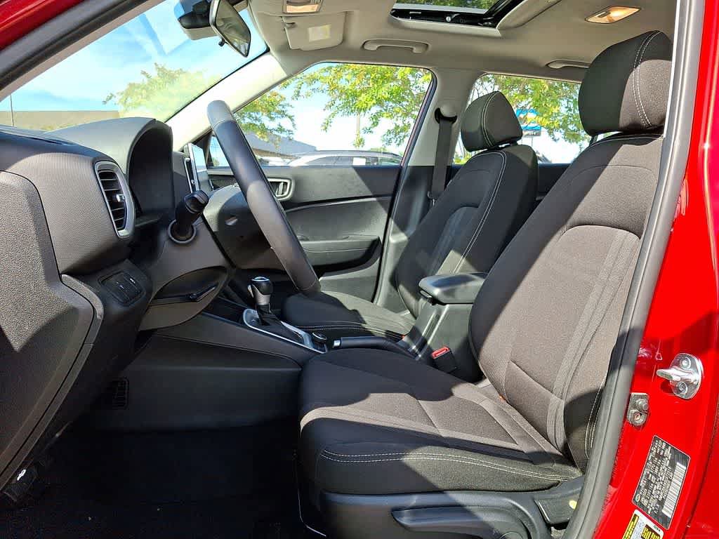 Certified 2025 Hyundai Venue SEL FWD image 12