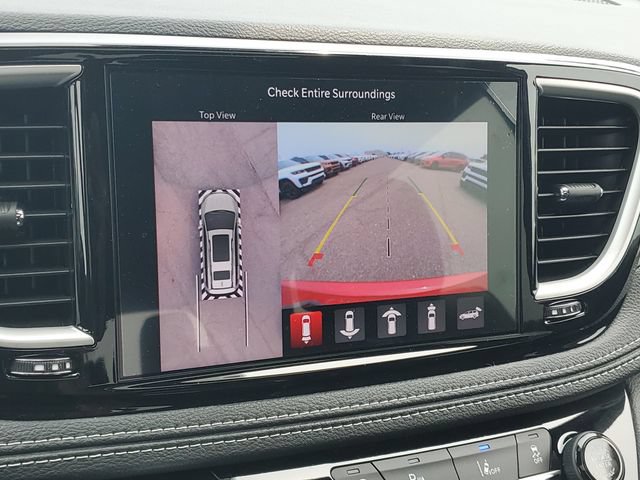 New 2027 Chrysler Pacifica Limited w/ Family Tech Group AWD/4WD image 27