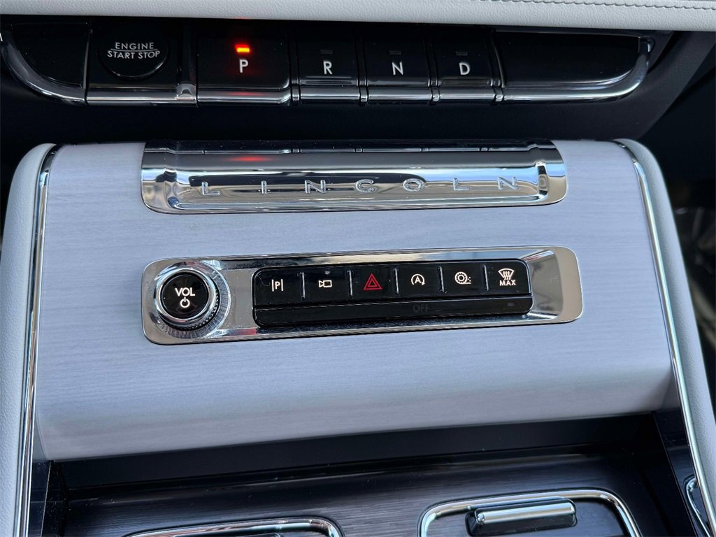 Used 2025 Lincoln Aviator Reserve image 28