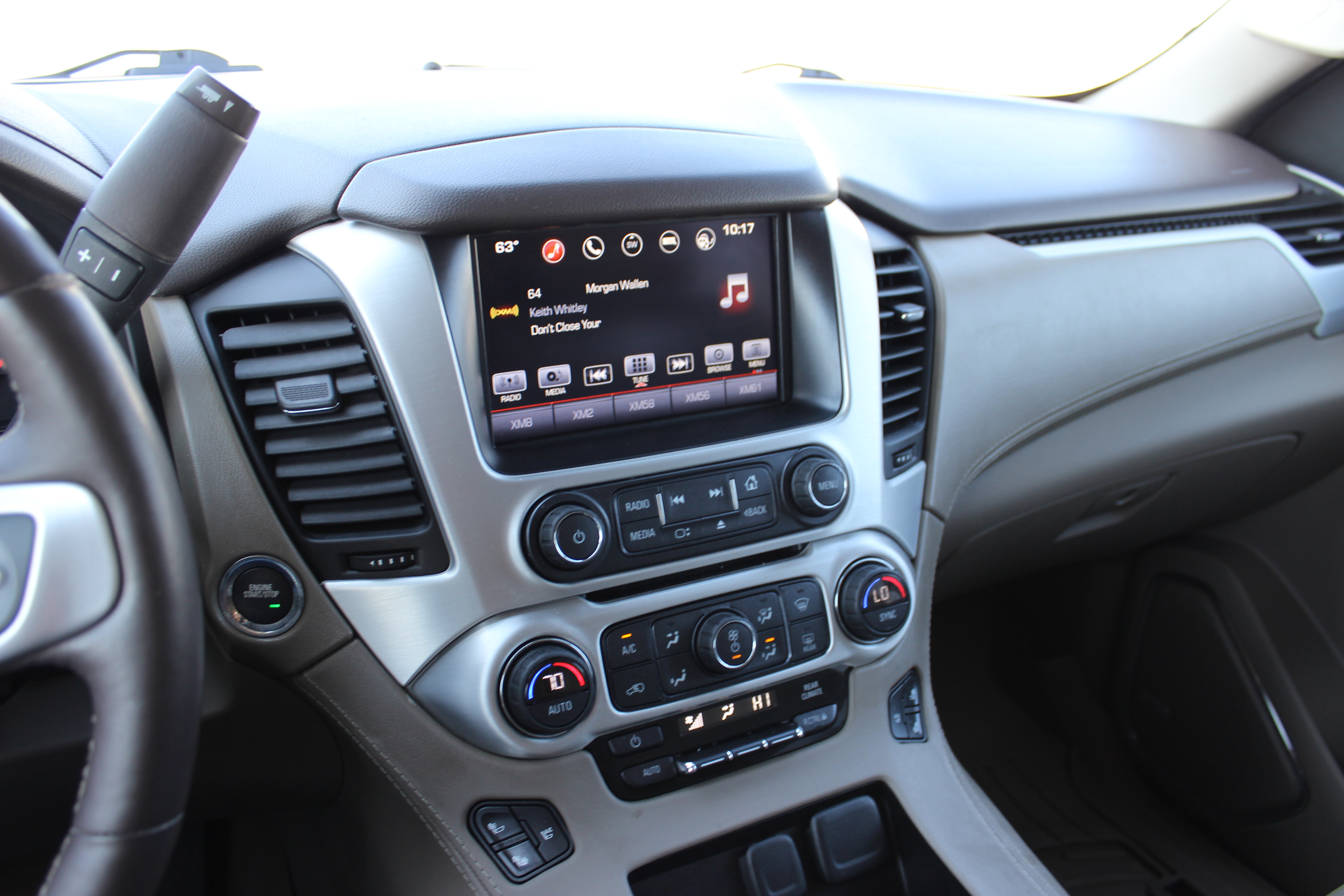 Used 2016 GMC Yukon XL SLT w/ Open Road Package AWD/4WD image 8