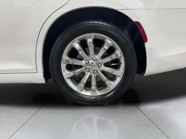 Used 2016 Chrysler 300 Limited w/ Driver Convenience Group image 47