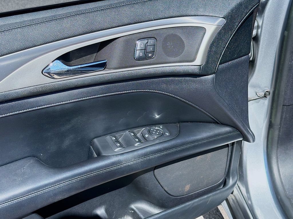 Used 2020 Lincoln MKZ FWD image 21